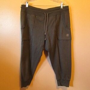 Balance Collection Brown Capris